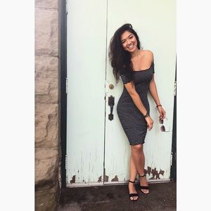 Meet your Posher, Danielle 🌴🧘🏻‍♀️🎾💃🏻